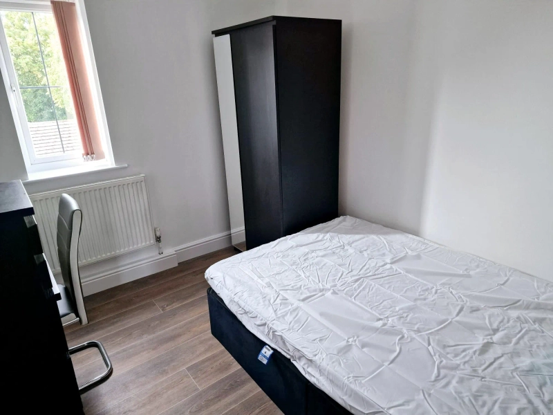 3 Bedroom - Flat 7,  Bawas place - Alfreton Road - Thumbnail 20